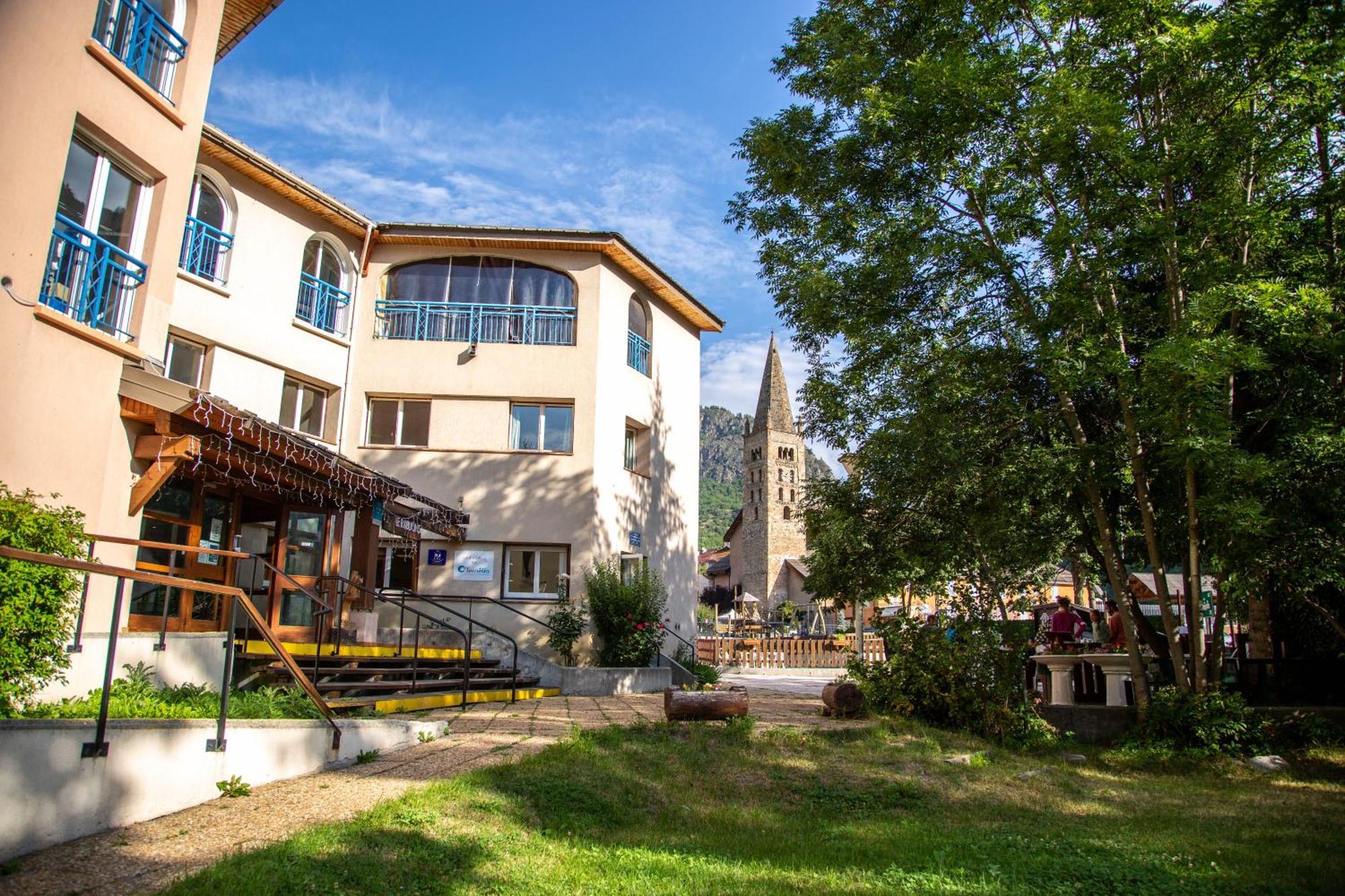 Hotel Le Rabuons Saint-Étienne-de-Tinée Esterno foto